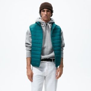 ZARA Lightweight Puffer Vest Color-Duck Blue Size-Large NWT